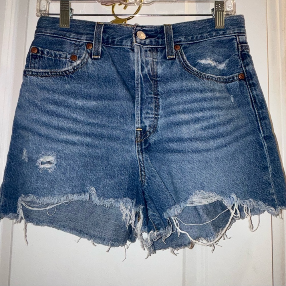 Levi’s Ribcage distressed Women's Shorts